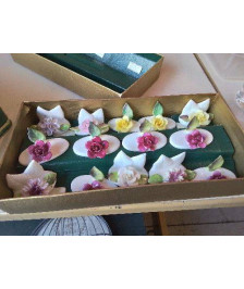 LOT DE 14 PORTE COUTEAU EN PORCELAINE