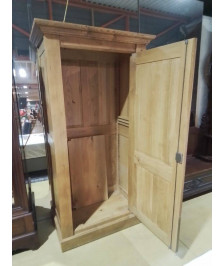 HOMME DEBOUT CHENE MASSIF 