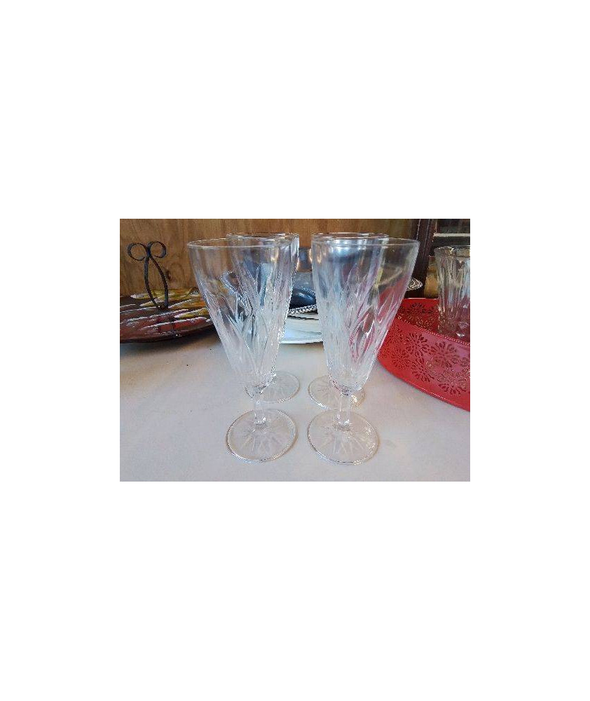 LOT DE 3 FLUTES A CHAMPAGNE