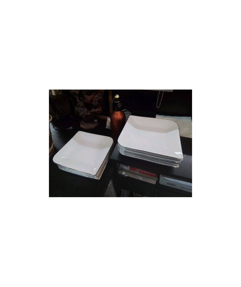 LOT 6 ASSIETTES BLANCHES CARRÉ EN PORCELAINE 