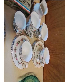 ENSEMBLE DE TASSES À CAFÉ 