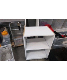 MEUBLE INFORMATIQUE A ROULETTES 