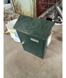 BOÎTE A LETTRES MURAL MÉTAL VERT AVEC 1 CLÉ 