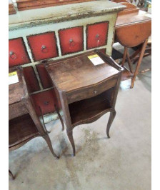 CHEVET BOIS 1 TIROIR 1 NICHE PIEDS GALBÉS STYLE RÉGENCE 