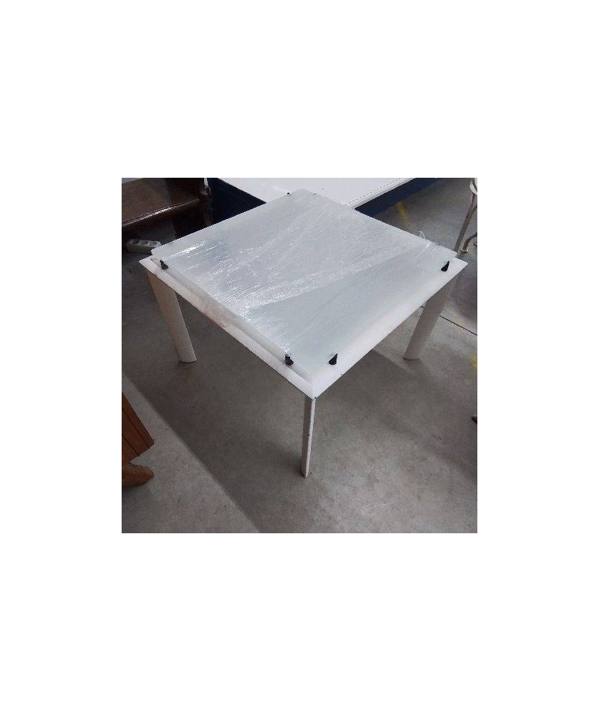 TABLE BASSE DESSUS VERRE