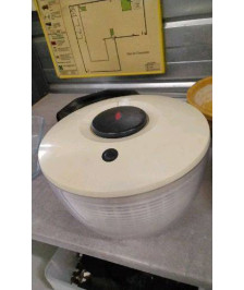 ESSOREUSE A SALADE OXO