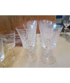LOT DE 8 VERRES EN CRISTAL 