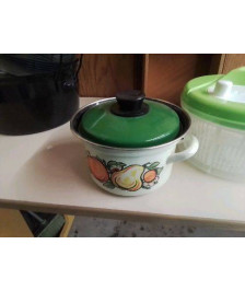 PETITE MARMITE EN TÔLE ÉMAILLÉE 