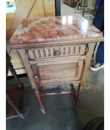 CHEVET BOIS CLAIR A COLONNES 1 TIROIR 1 PORTE DESSUS MARBRE ROUGE VEINÉ FIN XIXE