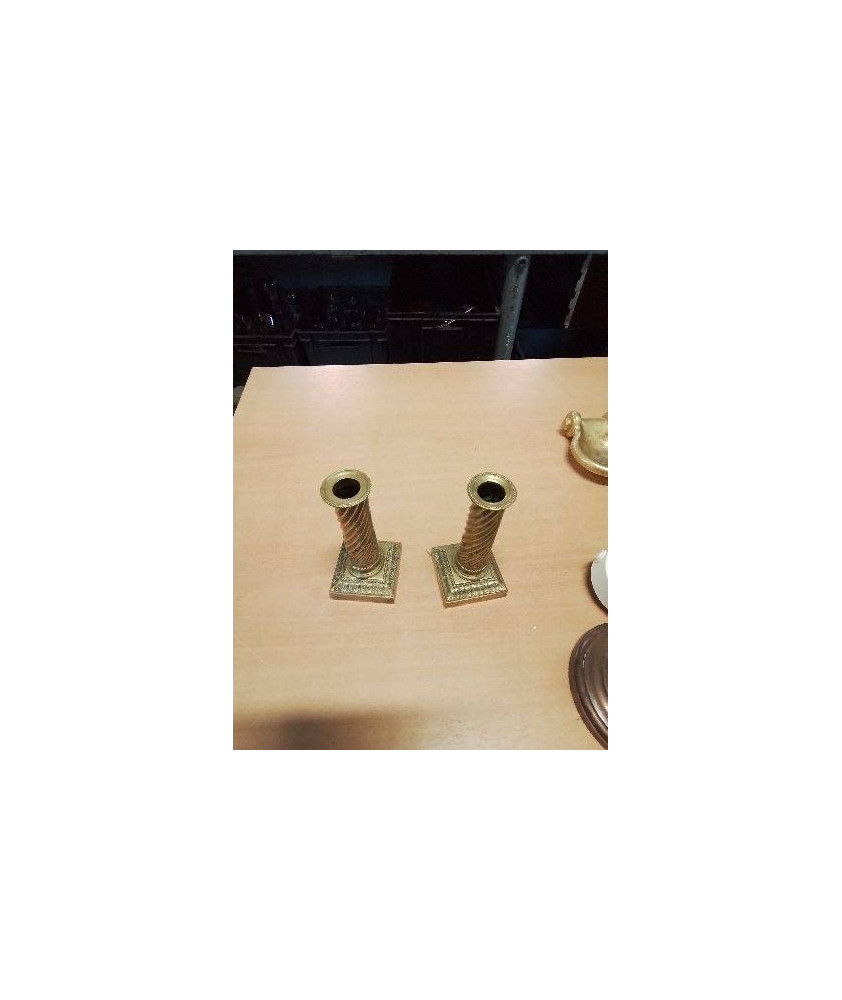 PAIRE DE BOUGEOIRS LOUIS XVI ÉPOQUE XVIIIE BRONZE TORSADÉ