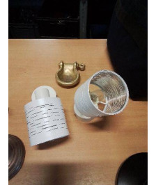 PAIRE D APPLIQUES MÉTAL ET RÉSINE BLANC 