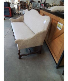 CANAPÉ LOUIS XIII ÉPOQUE XVIIE TISSU ECRU