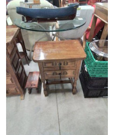 CHEVET BOIS MOULURÉ A ENTRETOISE PIEDS BALUSTRE 2 TIROIRS 