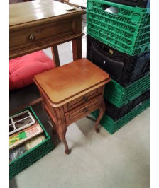 CHEVET BOIS CLAIR PIEDS GALBÉS 2 TIROIRS STYLE RÉGENCE 