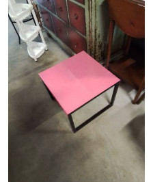 TABLE BASSE CARRÉE PIÈTEMENT MÉTAL NOIR PLATEAU MÉTAL ROSE