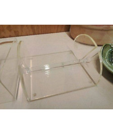 DISTRIBUTEUR DE SERVIETTES EN PLEXI