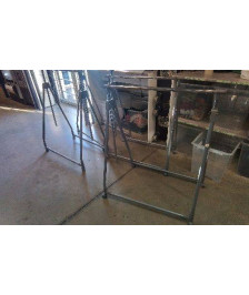 PORTANT A VETEMENTS SUR ROULETTES 