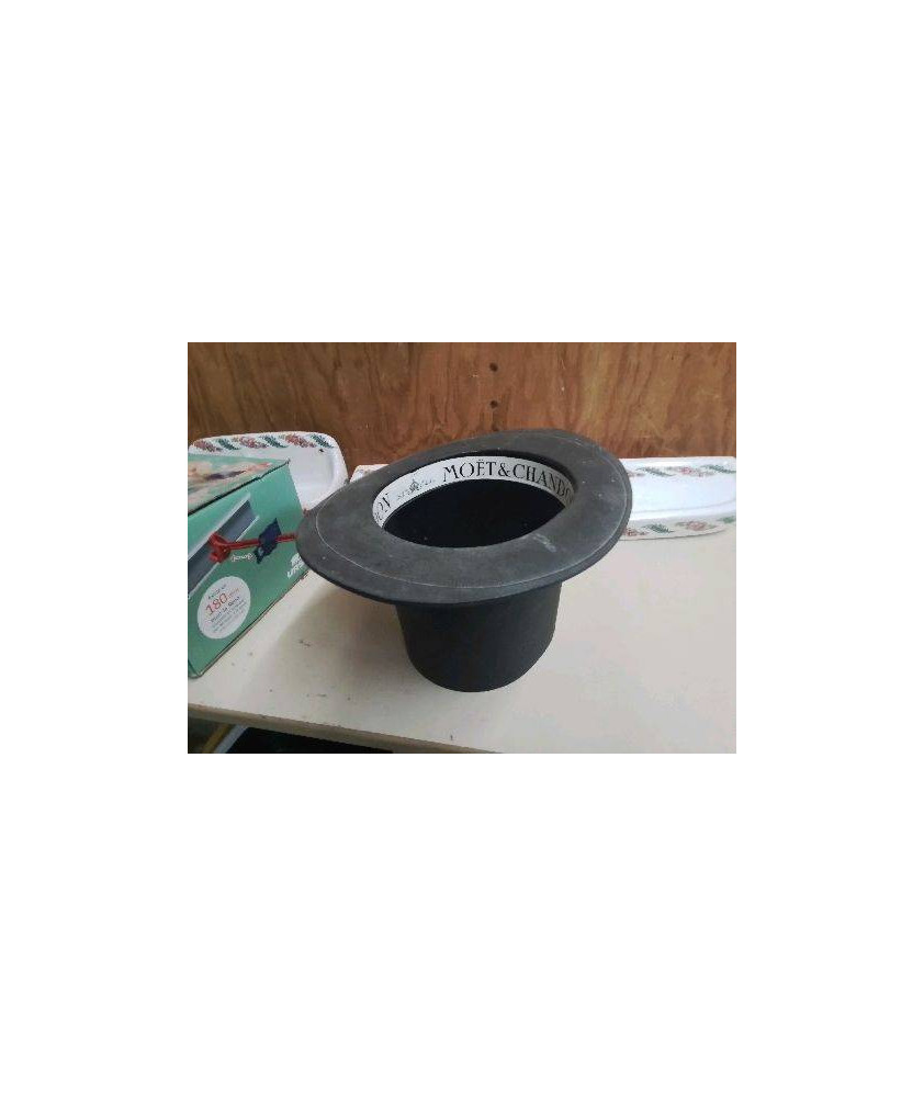 CHAPEAU SEAU A CHAMPAGNE MOET ET CHANDON