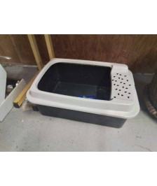 CAISSE A CHAT AVEC SES ACCESSOIRES 