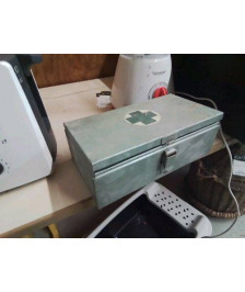 PETIT CAISSE A PHARMACIE VINTAGE