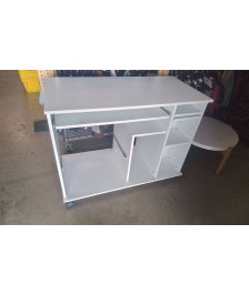 BUREAU BLANC EN LETAT( MANQUE 1 ETAGERE) 