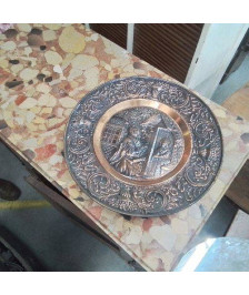 PLATEAU EN CUIVRE REPOUSSÉ 