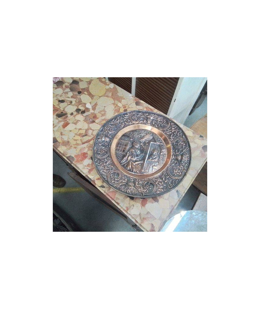 PLATEAU EN CUIVRE REPOUSSÉ 