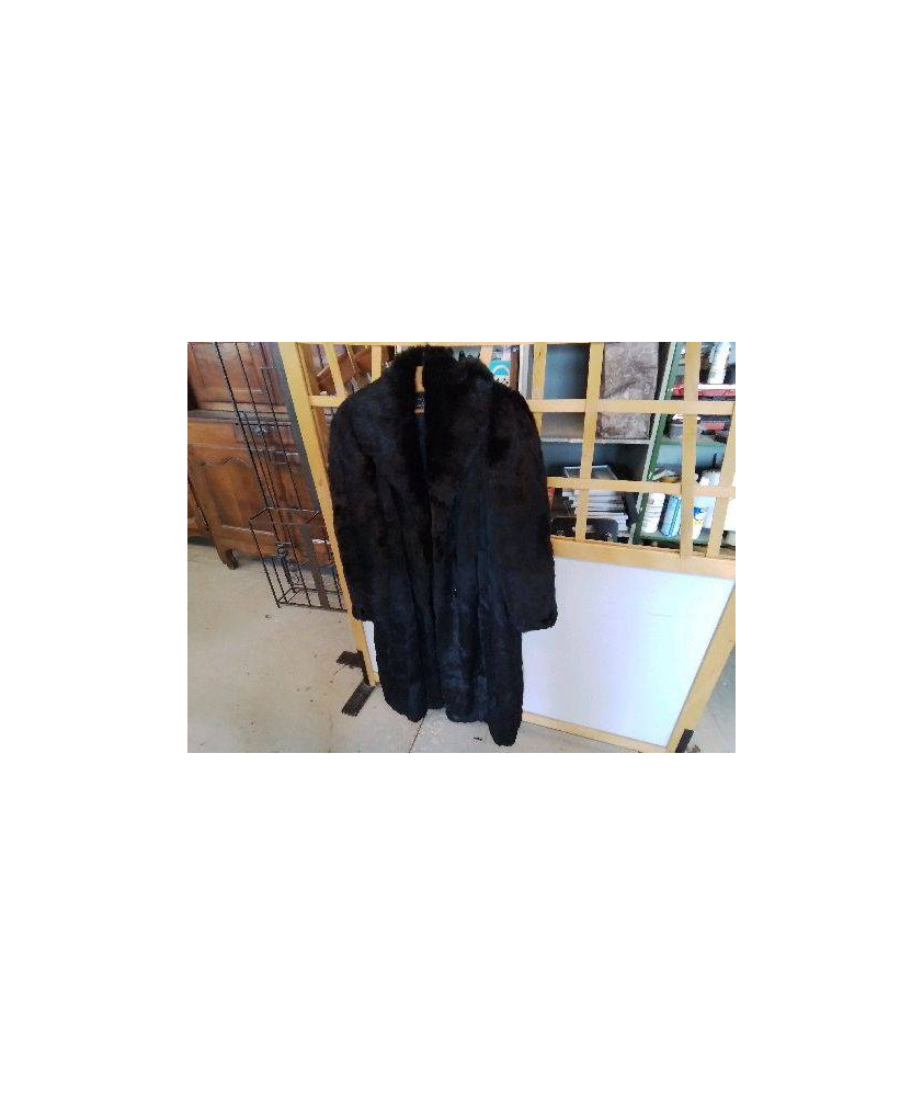 MANTEAU EN FOURRURE DE LOUTRE