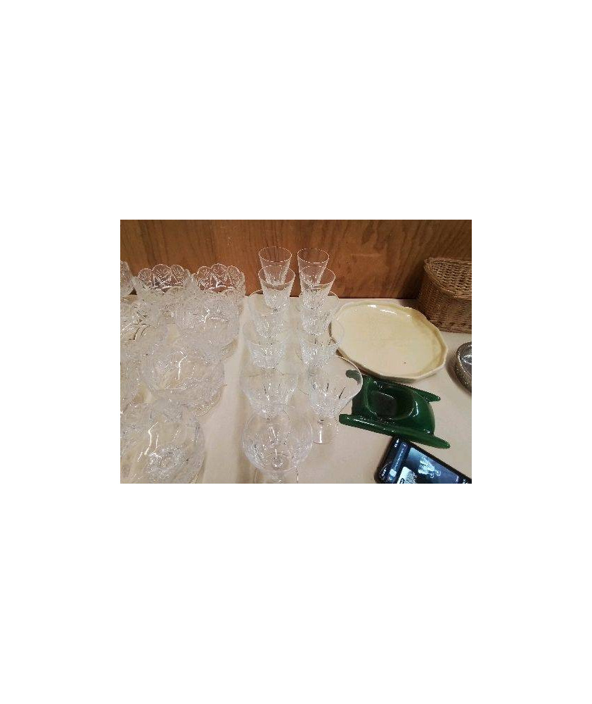 LOT DE 9 VERRE À VIN EN CRISTAL 