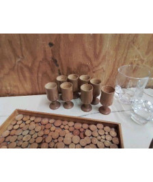 LOT DE 8 VERRE À LIQUEUR EN BOIS 