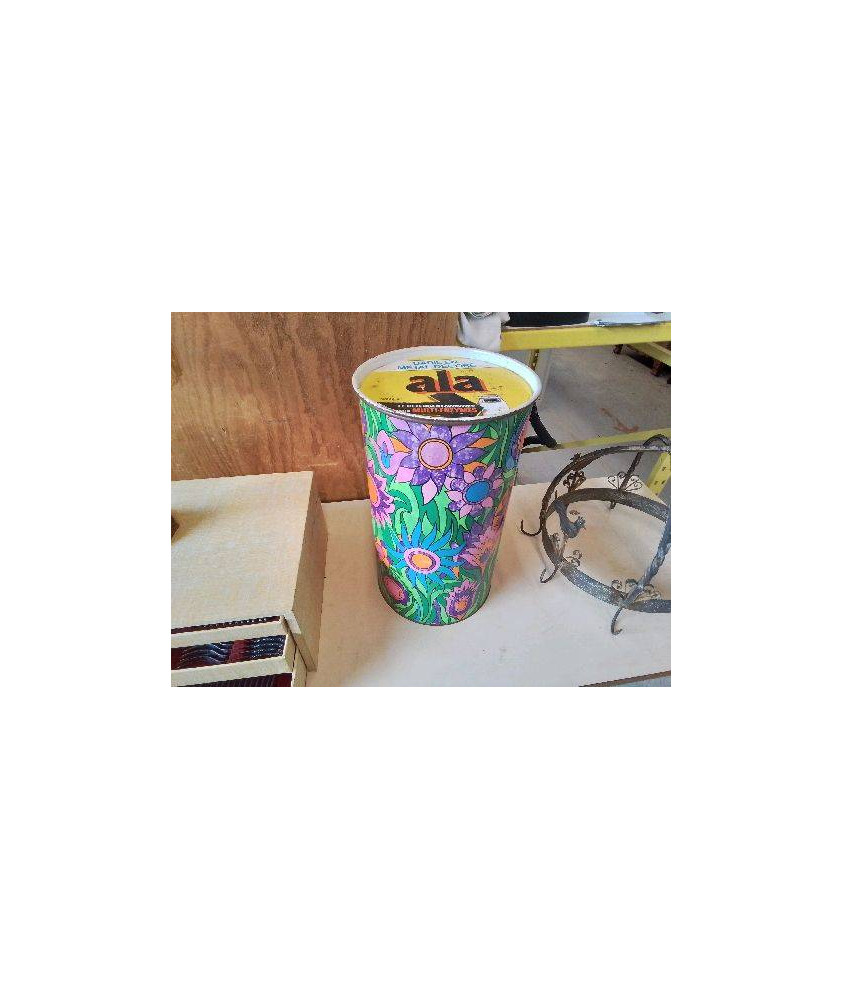 BARIL EN METAL DECORÉ 