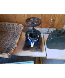 ANCIEN PRESSOIR À FRUIT