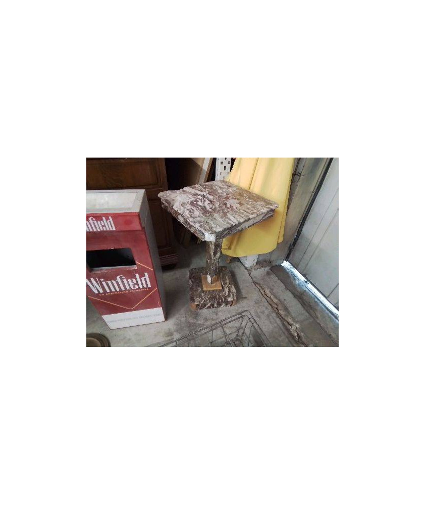 COLONNE EN MARBRE ROUGE 