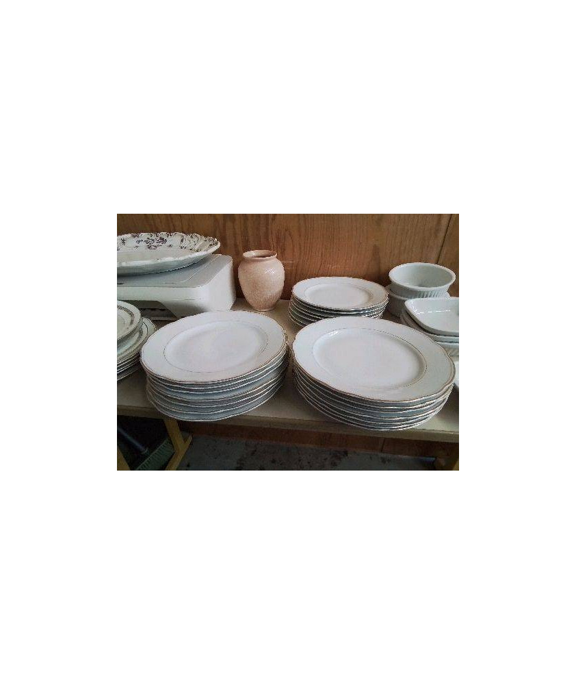LOT DE 7 ASSIETTES PLATES BLANCHE BORDURE DORÉ 