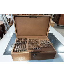 MÉNAGÈRE 92 PIÈCES MÉTAL ARGENTÉ COFFRET CHENE 