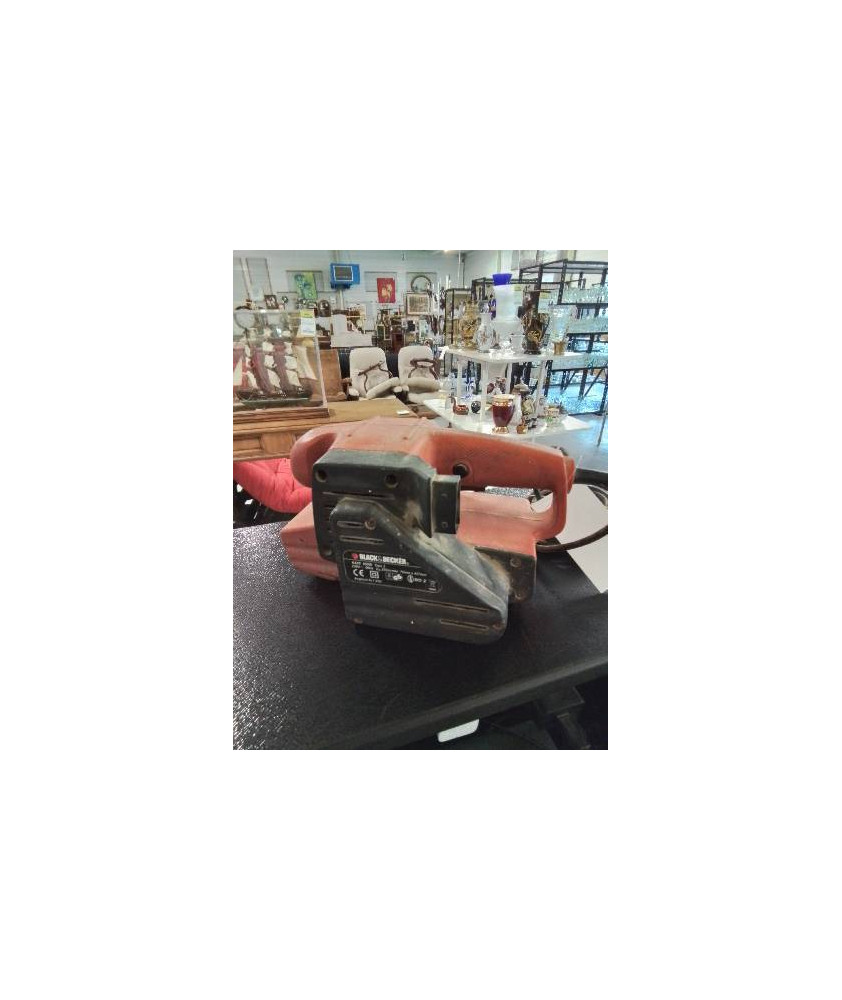 PONCEUSE A BANDEBLACK&DECKER KA85 600W