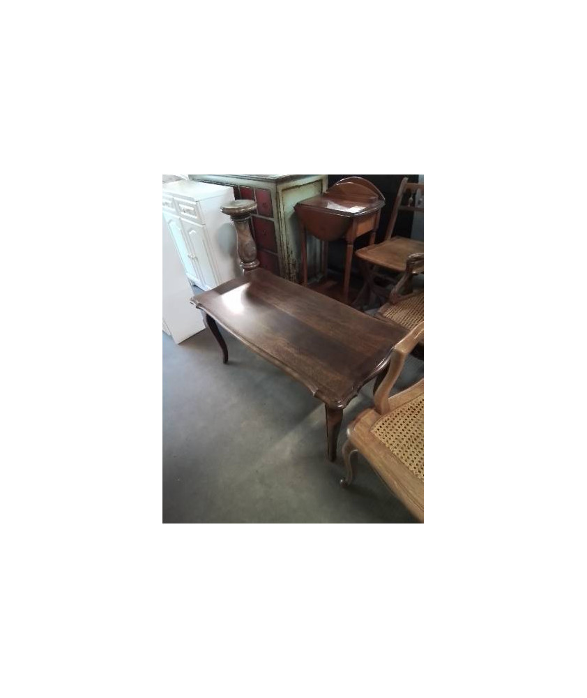 TABLE BASSE RECTANGULAIRE CHANTOURNÉ PIEDS GALBÉS STYLE RÉGENCE 