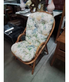 FAUTEUIL ROTIN ASSISE ET DOSSIER COUSSINS ECRU FLEURI ANNÉES 70