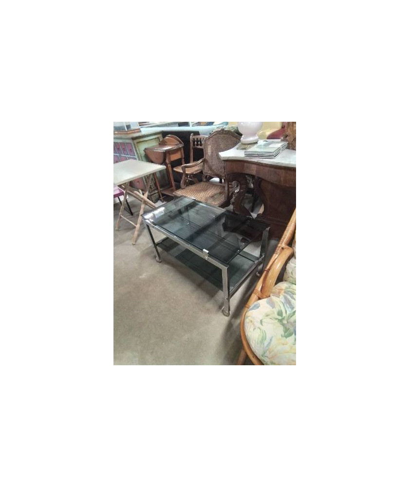 TABLE BASSE RECTANGULAIRE PIÈTEMENT MÉTAL CHROMÉ A ROULETTES 2 PLATEAUX VERRE TEINTÉ ANNÉES 70