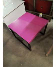 TABLE BASSE CARRÉ PIÈTEMENT MÉTAL NOIR PLATEAU ROSE