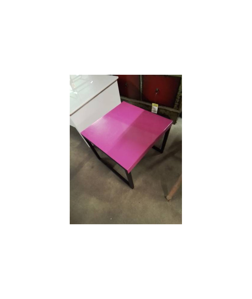 TABLE BASSE CARRÉ PIÈTEMENT MÉTAL NOIR PLATEAU ROSE