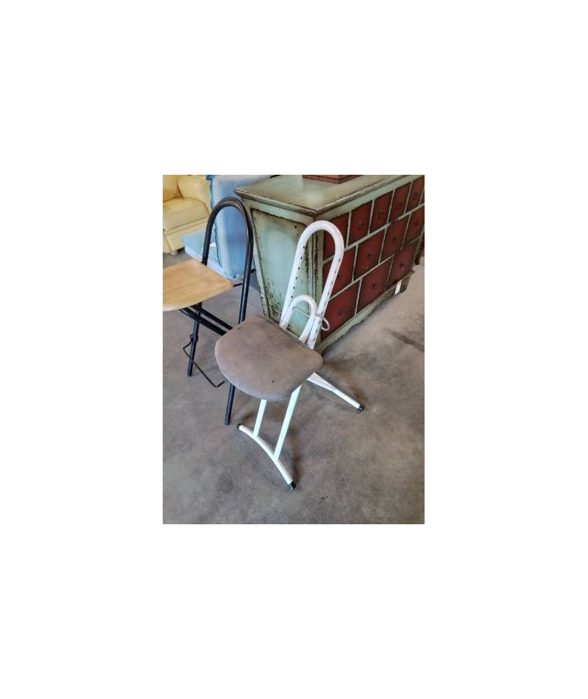 TABOURET DE REPASSAGE PLIANT ASSISE RÉGLABLE TISSU GRIS  PIÈTEMENT MÉTAL BLANC 