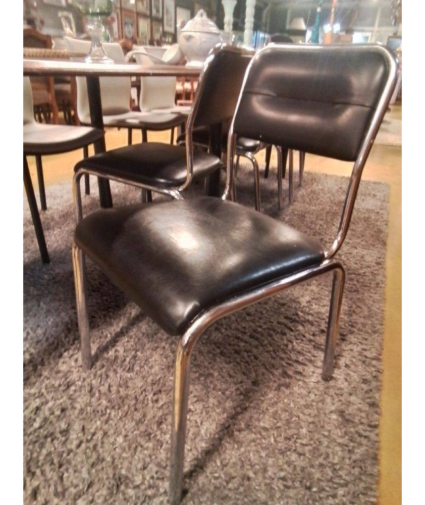 CHAISES VINTAGE LOT DE 4