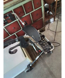 DEHAMBULATEUR PLIANT 4 ROUES INVACARE 