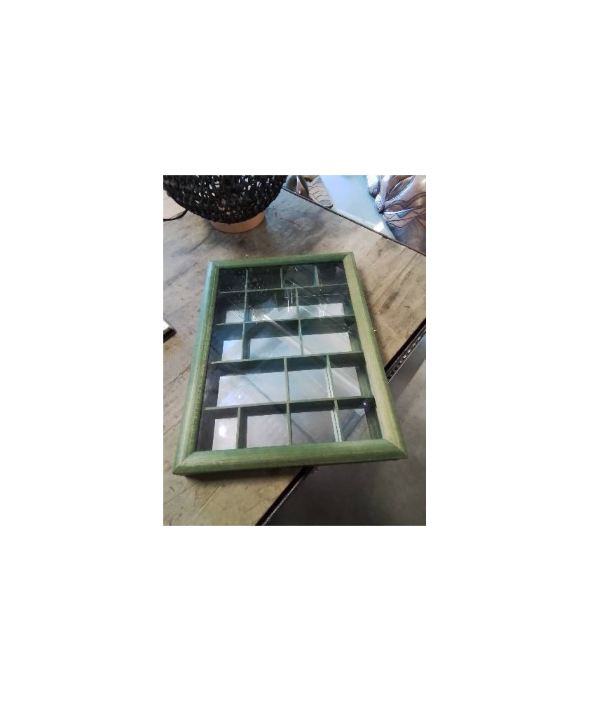 VITRINE MURALE A MINIATURE BOIS VERT