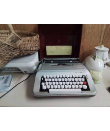 MACHINE A ECRIRE SCHEIDEGGER