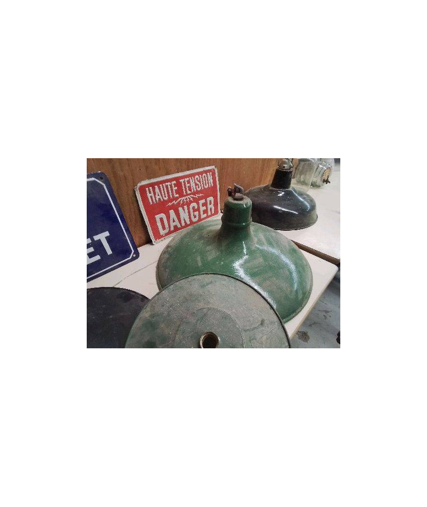 LAMPE EN TÔLE VERTE