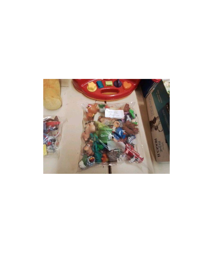 LOT DE FIGURINE EN PLASTIQUE 