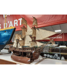 BATEAU AVEC OUVERTURE