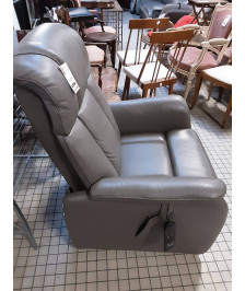 FAUTEUIL ELECTTRIQUE RELEVEUR BI MOTEUR AVEC BATTERIE 